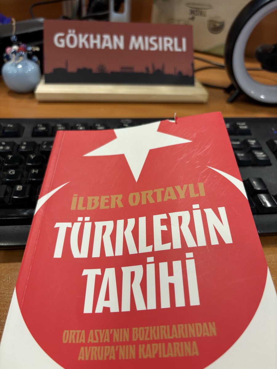 Daha dün bu kitabına başlamış ve dünden beri çok kez kendisini anmıştım.
Allah rahmet eylesin. 
Türkiye büyük bir değerini kaybetti. 
#ilberortaylı