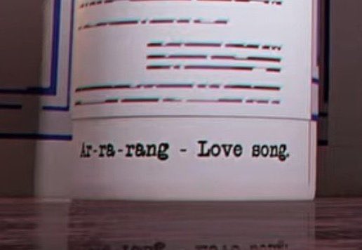 Jeongguklogy's tweet photo. Esto es una locura:

Los detalles históricos son increíbles. Habían seis cilindros de las grabaciones originales, con el título en el catálogo “Love Song (Ar-ra-rang)”. Y el logo que representa a Arirang de BTS se une a los históricos como el séptimo cilindro.

#BTS_ARIRANG https://t.co/qC1Dg7Hvta