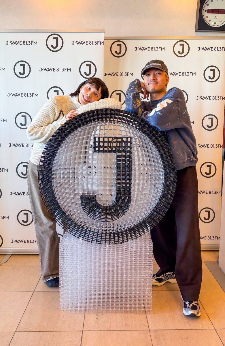 MUSICBLOOM813's tweet image. #ShinSakiura と
#Rachel がお届けした『MUSIC BLOOM』 

【BOUNCING ASIA】
タイのエレクトロポップバンド
#KIKI をピックアップしました!🇹🇭

【BACARDI SOUND DISTILLERY】
シンガーソングライターGakuさんをお迎えして、
楽曲制作について伺いました! 

radiko.jp/share/?sid=FMJ…

#bloom813 #jwave