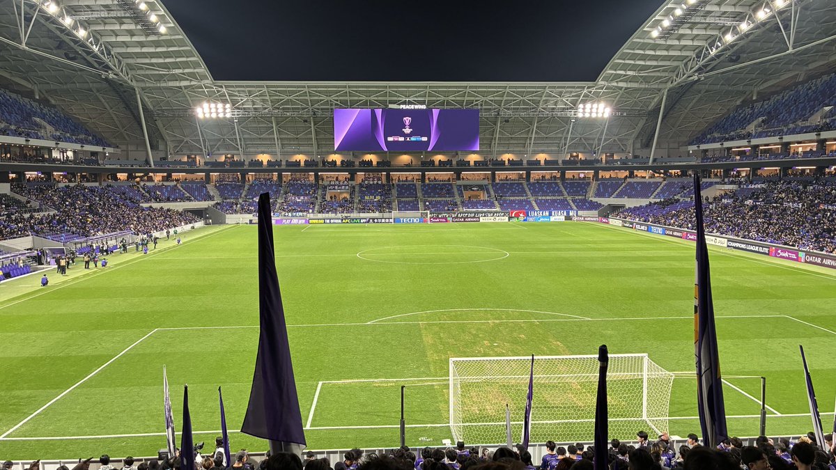 MullerDerBomber's tweet photo. 思う事はいろいろあるけど、
あの日この場に行って本当によかった

これがアジアの勝ち方って言う人もいるけど、次こそJリーグの、サンフレの戦い方で相手を圧倒して、この山の頂きに選手とスタッフ、サポーターのみんなと立ちたいと思った

 #sanfrecce
#サンフレッチェ広島 https://t.co/tDVrEBsAMM