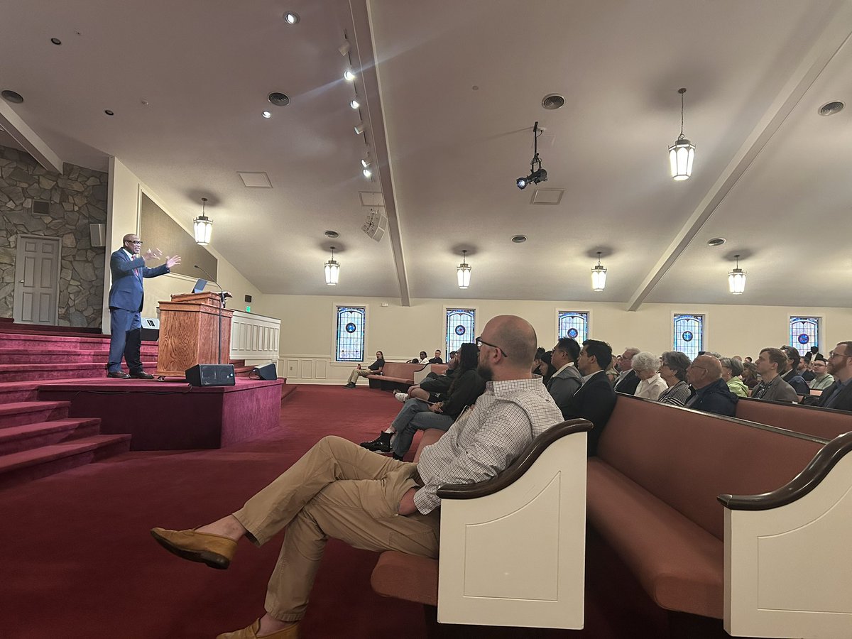 Sarah Kenter tweet media