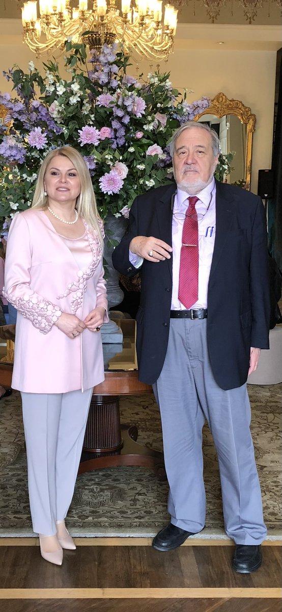 DenizUlke's tweet photo. Canım hocam, sevgili dostum İlber hocamızı kaybettik.
O, ardından “öldü” denilecek birisi değil. 
O, “yaşadı”. 
Nur içinde yatsın🙏🏻 https://t.co/ax7lUg5eoj