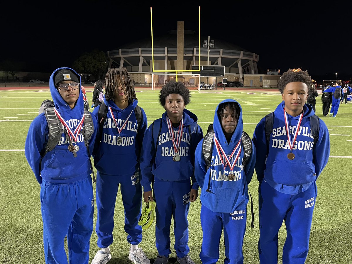 CoachFBoyefio's tweet photo. Our Seagoville Middle school Dragons had their first meet of the season yesterday &amp; they come home with some hardwear 🥹💙

Huge shoutout to Coach Turner and Coach Wyatt. https://t.co/Gc8TBp0wKV