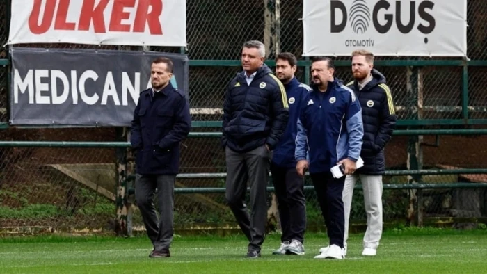 OrgFenerkolik's tweet photo. 💥 Ve Sadettin Saran gözünü kararttı: Fenerbahçe'ye 3 dünya yıldızı! Transferde bomba...

🔗 https://t.co/cvBmFsEULV https://t.co/ygiauc9kL3