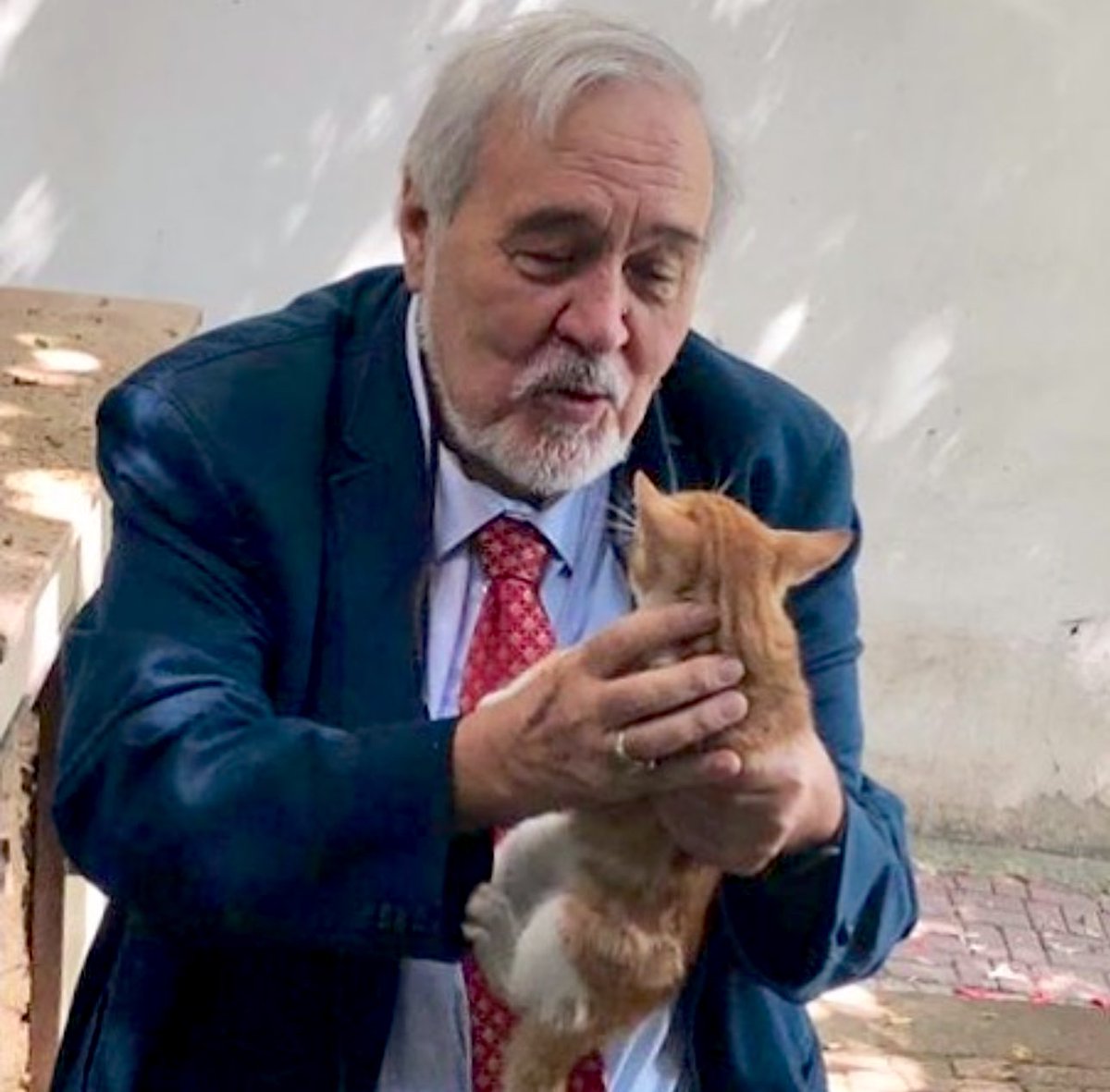 OzleyuMak's tweet photo. Çok ama çok üzgünüm…
Mekanın cennet olsun İlber hocam 😢🙏🏻🪽🤍 
Nurlar içinde uyu… @ILBERORTAYLIGSU 

#ilberortaylı https://t.co/8VJniIOOAu