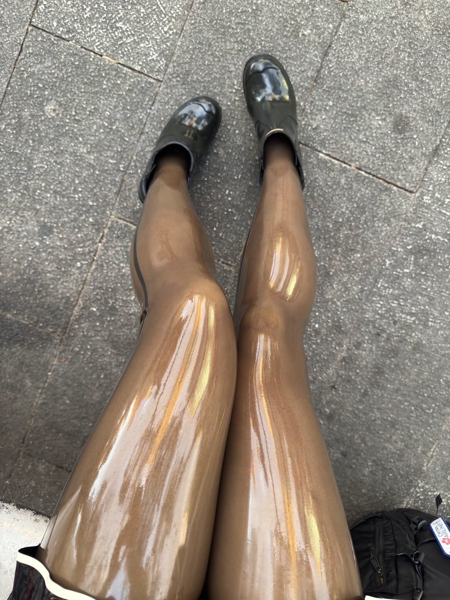 LatexLydia tweet media