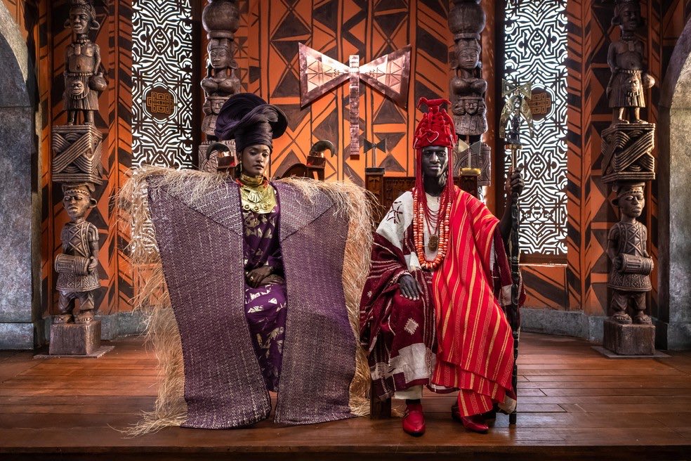 Apesar de ter um orçamento maior que outras novelas recentes da faixa das 6, #ANobrezaDoAmor não terá gravações na África. A viagem, desejada pelos autores e pelo diretor Gustavo Fernández, foi cortada por limite de gastos.

Em vez de atravessar o oceano, a equipe atravessou a