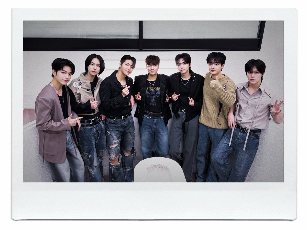 [📸]

260313 [#Our_Story_Unfolding] Season 2
GHOST9 SPECIAL LIVE EVENT in Tokyo

한 달 만에 다시 만났네~! 기다린 사람 손 🙋‍♀️
오늘 공연 신나게 즐긴 거 같아요 고스티도 그렇죠?
고스티 덕분에 오늘도 완벽한 하루였어요~ 👻🤍

#GHOST9 #고스트나인 
#ゴーストナイン