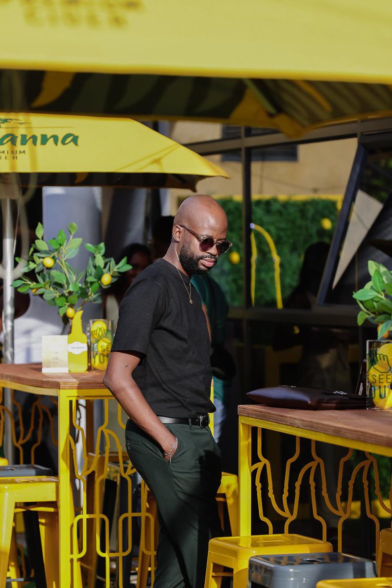 SweetTravy's tweet photo. Cool, calm, collected. 😎☀️🍋 https://t.co/q8WjVQGG1x
