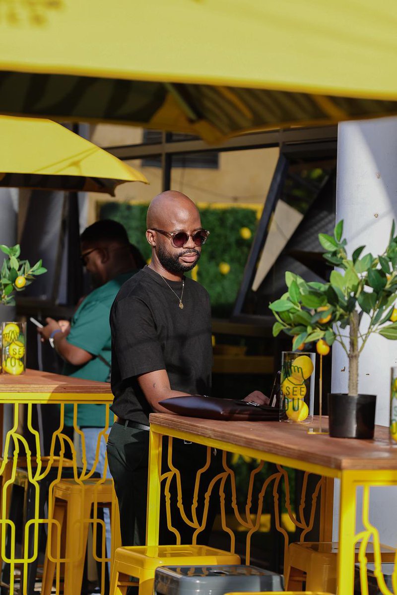 SweetTravy's tweet photo. Cool, calm, collected. 😎☀️🍋 https://t.co/q8WjVQGG1x