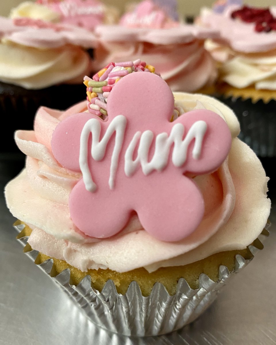 Botham's of Whitby tweet media