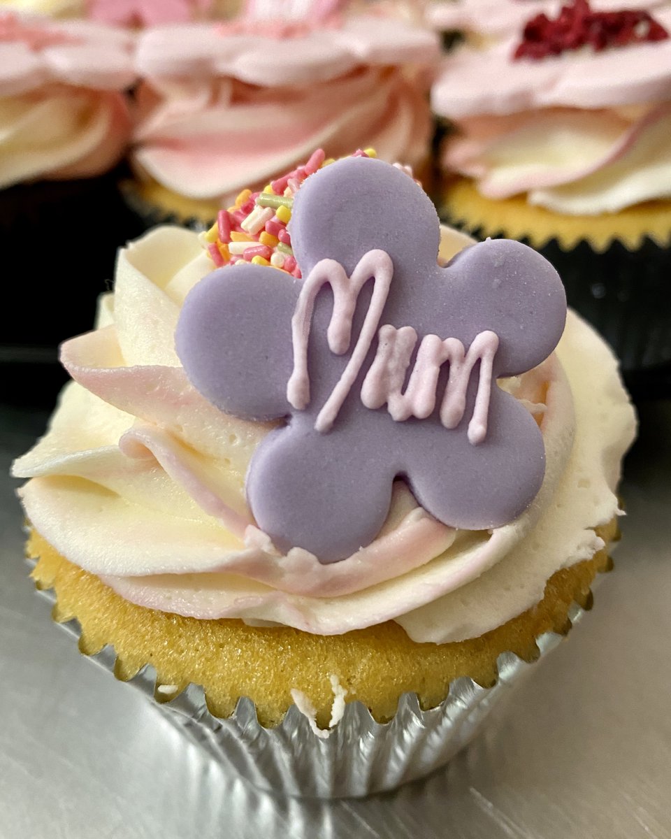 Botham's of Whitby tweet media