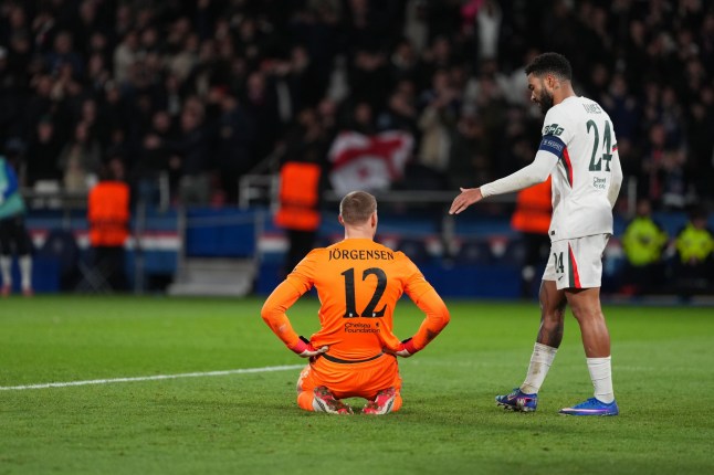 Young_Fish01's tweet image. 🔵| Liam Rosenior on Enzo Fernandez losing his cool with Jorgensen;

🗣️: "I watched it back. That's a player with passion who wants to win. Roy Keane as a player probably did that 20 times a game. I want a team with culture and accountability. Enzo loves Filip, but in that moment