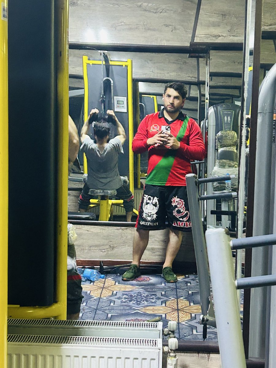 Kabir_khan121's tweet image. Small daily discipline creates legendary physiques.

#fitnesssuccess #gymmindset #bodybuildingquotes #fitlife #gymresults #traininsaneorremainthesame #fitnessdedication #strengthgoals #musclemindset #gymcommunity #fitnation #aestheticbody #workoutfocus #usafitfam #nevergiveup