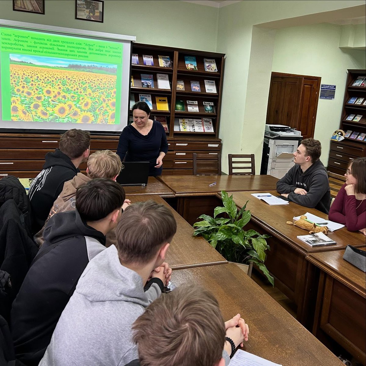 Бібліотека ім. Л. Каніщенка ЗУНУ tweet media