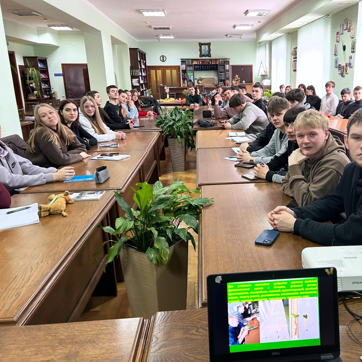 Бібліотека ім. Л. Каніщенка ЗУНУ tweet media