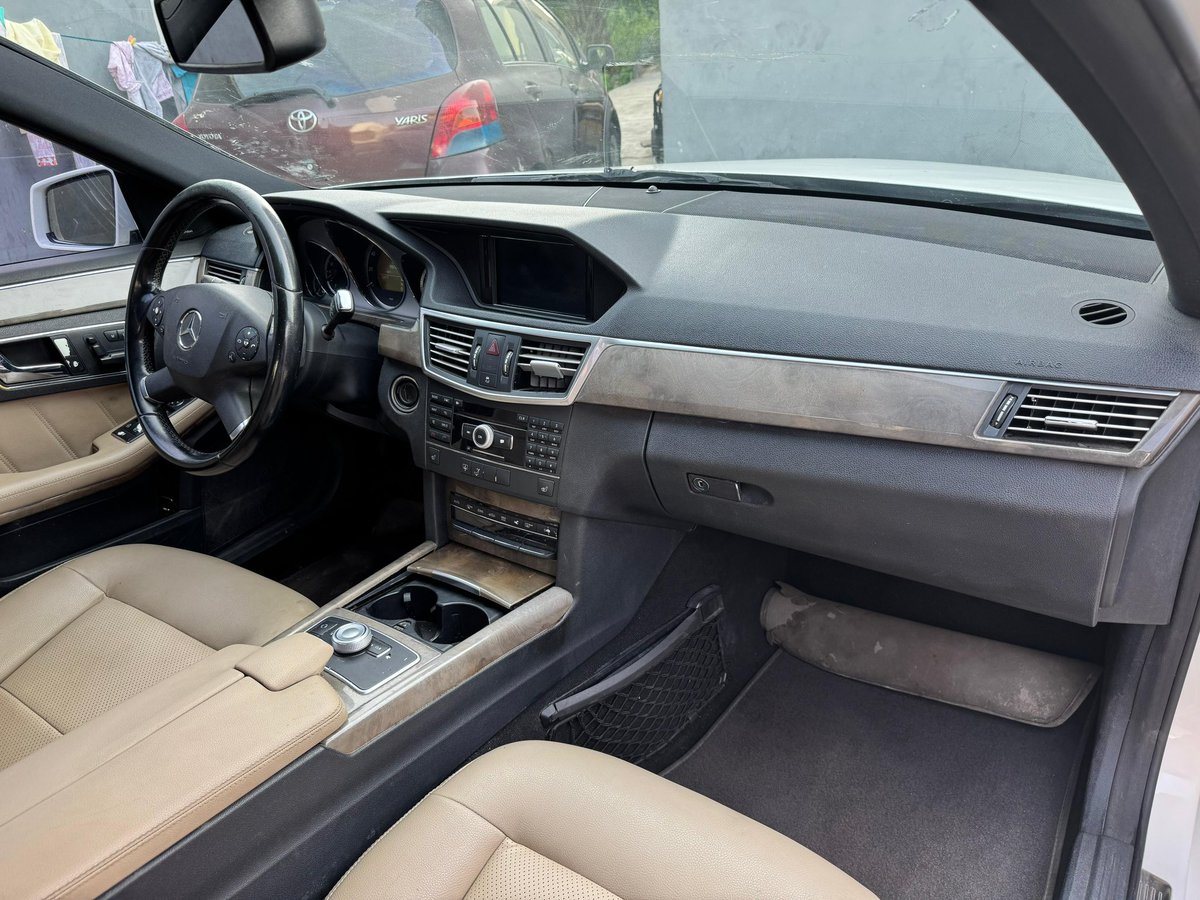 Dubemweezy's tweet photo. Mercedes Benz E350
2010 Model
Direct Tokunbo 
13.5m (Slightly Negotiable) https://t.co/efMzU8PWF9