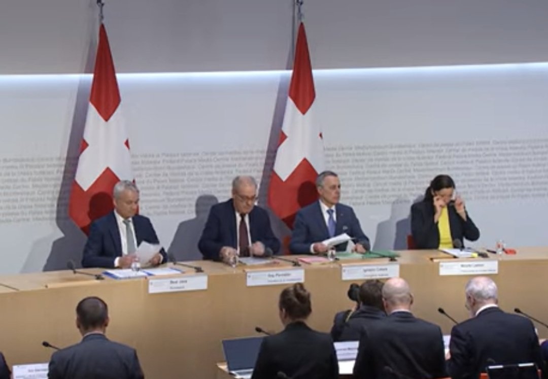 BurkhardtPhilip's tweet image. Der #Bundesrat hat die Botschaft zum #Vertragspaket mit der #EU an das Parlament verabschiedet.
Sie umfasst über 1'000 Seiten.
94 Rechtsakte der EU seien "für die Schweiz relevant", schreibt der Bundesrat. Sie führen entsprechend zu Anpassungen in der Schweizer Gesetzgebung.(1/3)
