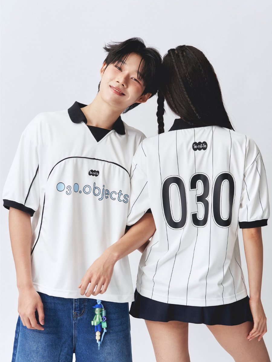 o3oobjects's tweet photo. 🏁 o3o.Jersey เสื้อสไตล์ Sporty ที่แฝงความกวนตามแบบฉบับ o3o ใส่แล้วดูโปรเหมือนเตรียมตัวลาไปแข่งชิงแชมป์! (แต่ความจริงคือ... ลางานเก่งจนได้แชมป์แทนแล้ว 🏆😗)
มีให้เลือกทั้ง Mono Stripe, Curve และ Blue Stripe
More info: Link in Bio 🔗
#CreateYourStoryWithO3O #o3oobjects #โอทรีโอ https://t.co/UPx4OJgAr1