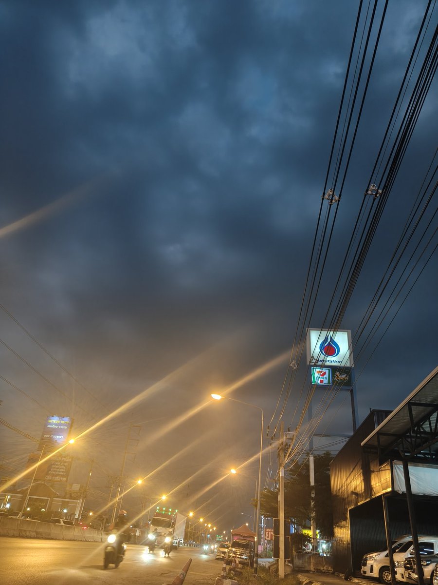 Single1300's tweet photo. ใช้ชีวิตคนเดียวทำไมมันเหนื่อยมันท้อแบบนี้ว่ะ 😔😔😔 จะไปไหนก็ไม่ได้ ไม่มีรถ จะไปเที่ยวก็ไม่มีเพื่���น🥲
#พานทอง #บ้านเก่า #ดอนหัวฬ่อ https://t.co/slFslORQUs