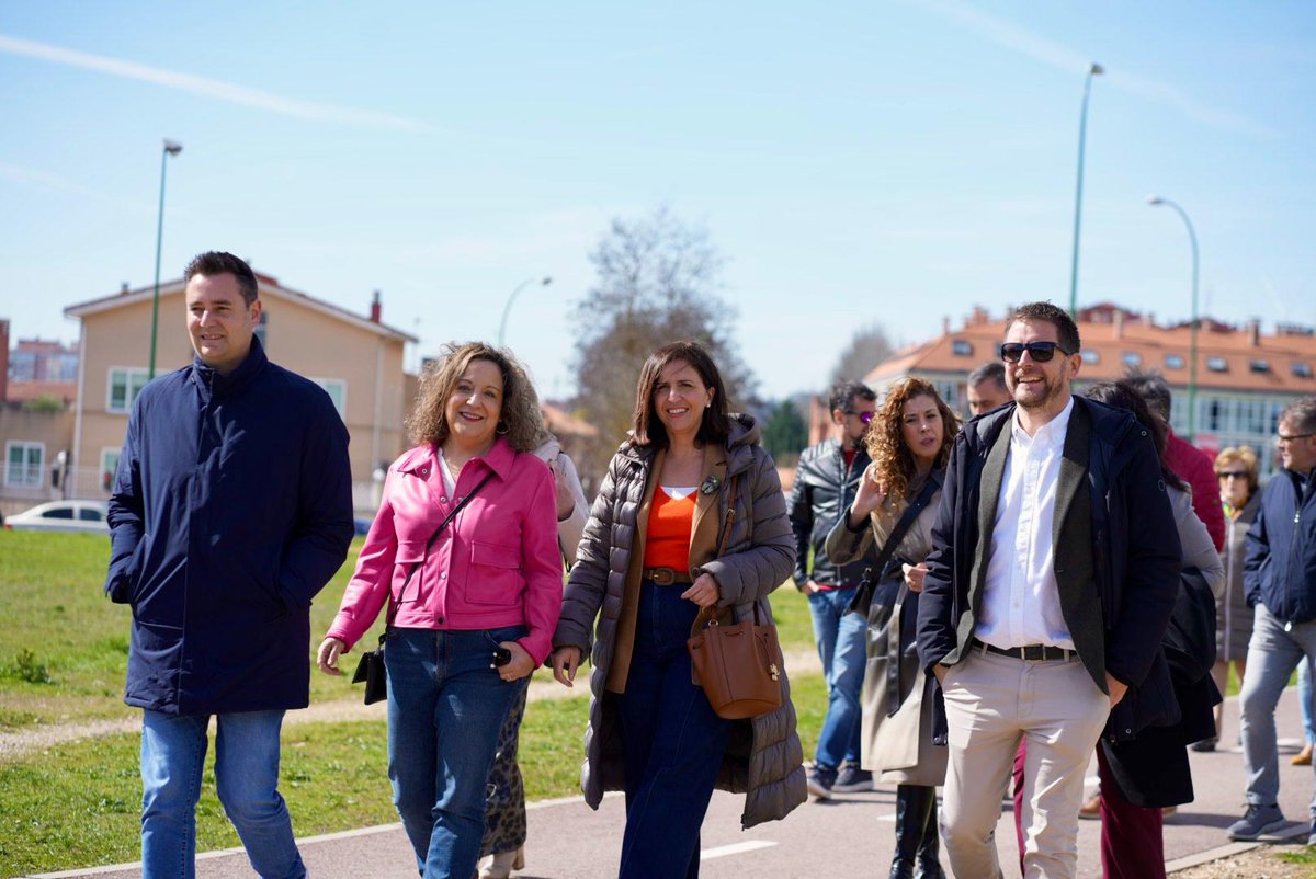 psoeburgos's tweet photo. 🗣️@IratxeGarper exige a Mañueco y a todo el PP que se ponga del lado del Gobierno en contra de la Guerra de Irán

➡️La eurodiputada arropa la última jornada de la campaña al @psoeburgos en un acto en el #HUBU

💻https://t.co/gXV0altsW4
📸Anaís Pérez

#CambiemosElFuturo #VotaPSOE https://t.co/bIdmdToAwN