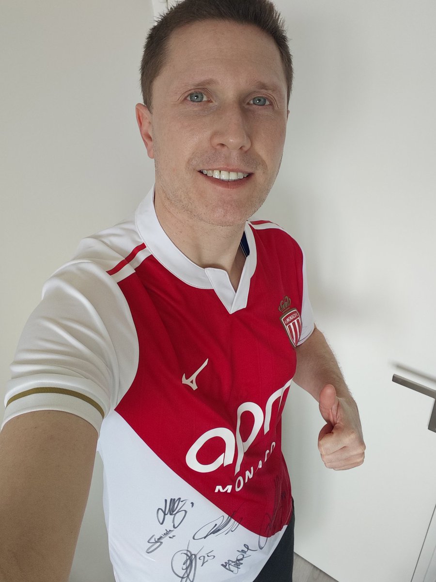 Merci encore pour le concours <a href="/eToroFr/">eToroFr</a> et <a href="/AS_Monaco/">AS Monaco 🇲🇨</a> 😍
