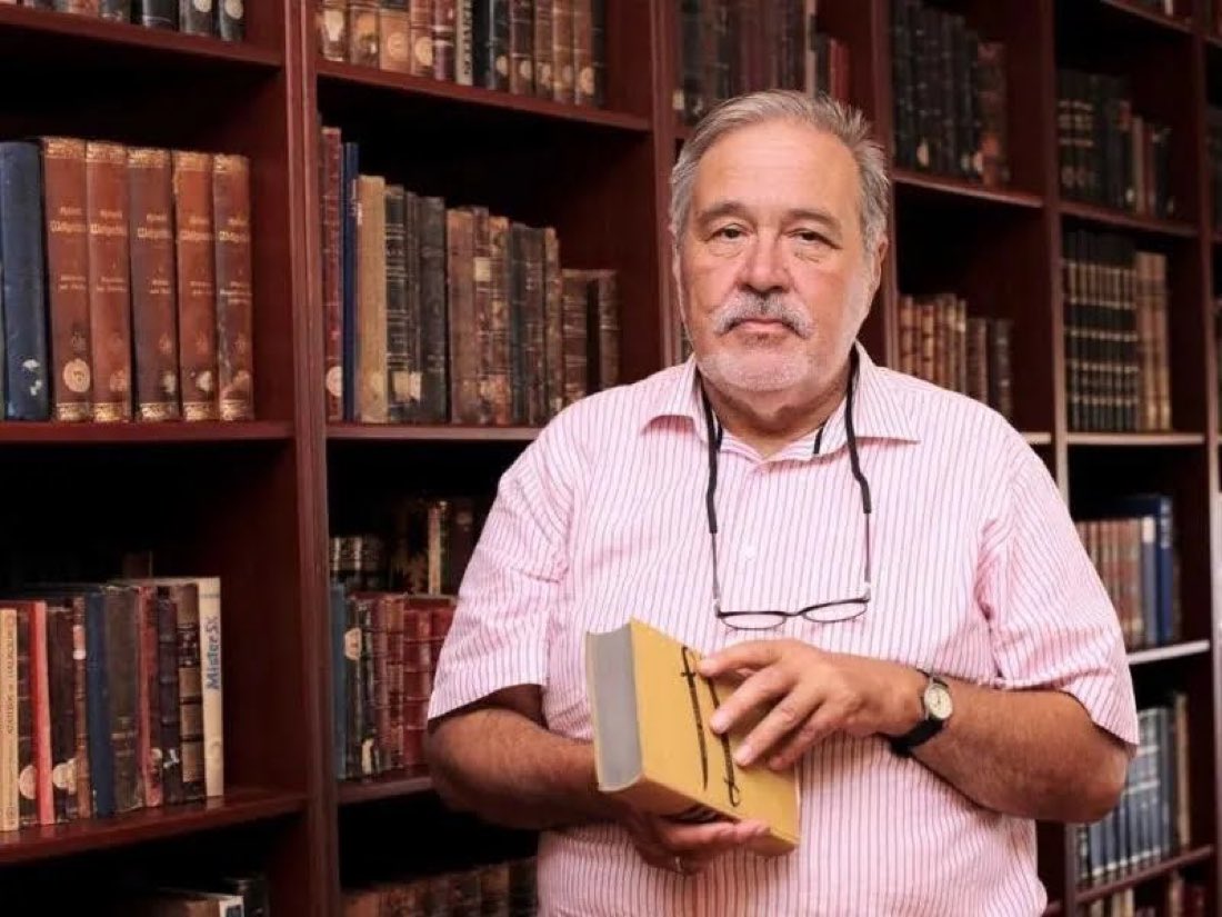 Değerli hocamızı ne yazık ki kaybettik. 

Kendisine Allah'tan rahmet, ailesine ve yakınlarına da sabır diliyorum.

Mekanı cennet olsun.