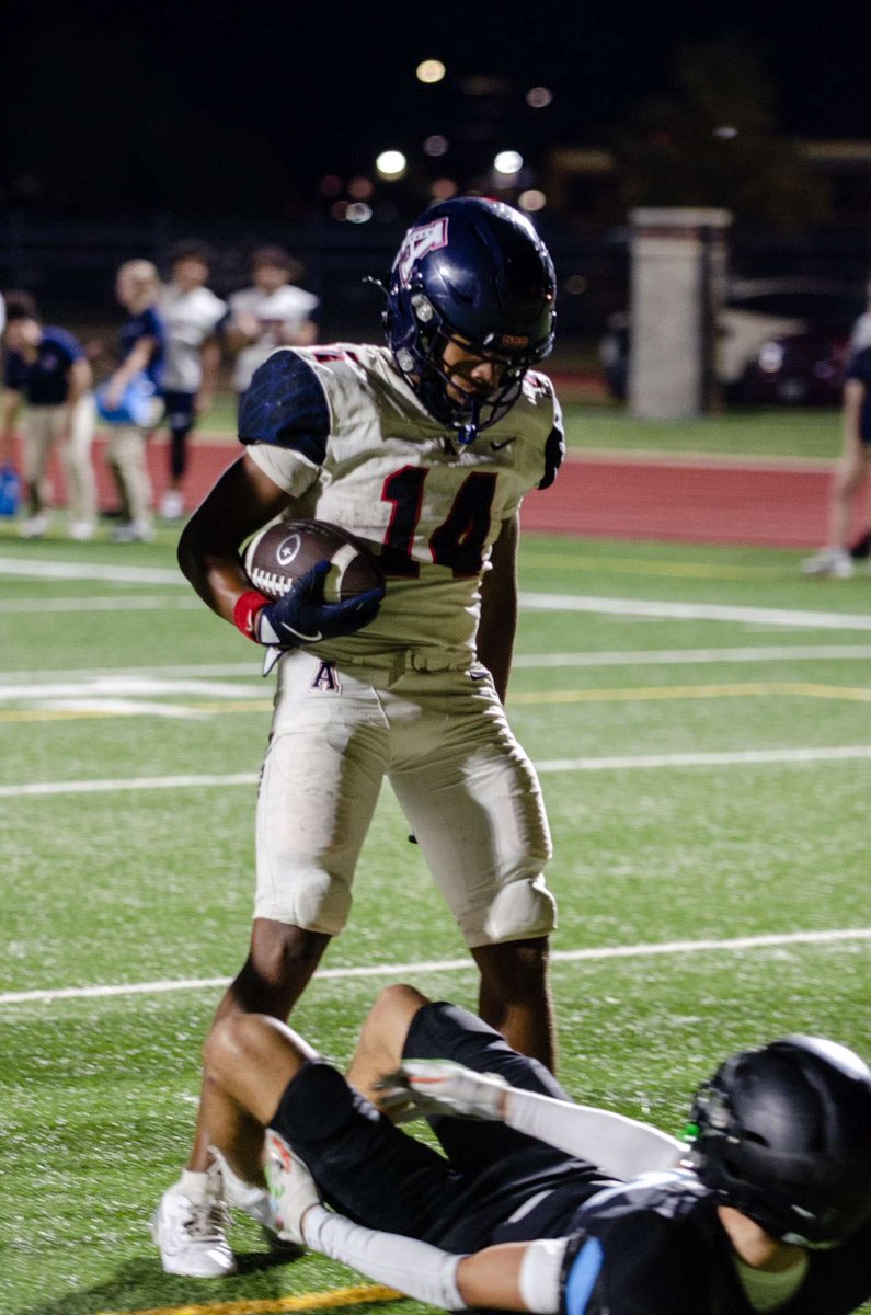 TravonJones09's tweet photo. ‼️SOUND UP‼️A little fun into the endzone 💪@RecruitAllen @alleneaglesfb  #Hitstick https://t.co/KLH0nRghoX