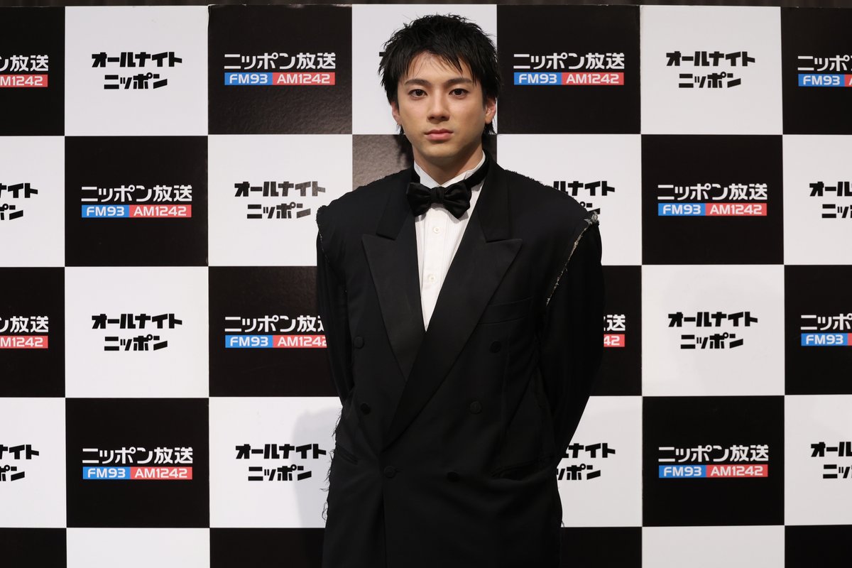 1242_PR's tweet photo. ただいま、特別番組『オールナイトニッポン0(ZERO)～第49回 #日本アカデミー賞 スペシャル～』OA中。

授賞式の模様や、受賞者独自インタビュー音声をたっぷりとお届けしています。

優秀主演男優賞：山田裕貴さん
優秀主演女優賞：長澤まさみさん

パーソナリティ：コトブキツカサ、アシスタント：後藤楽々