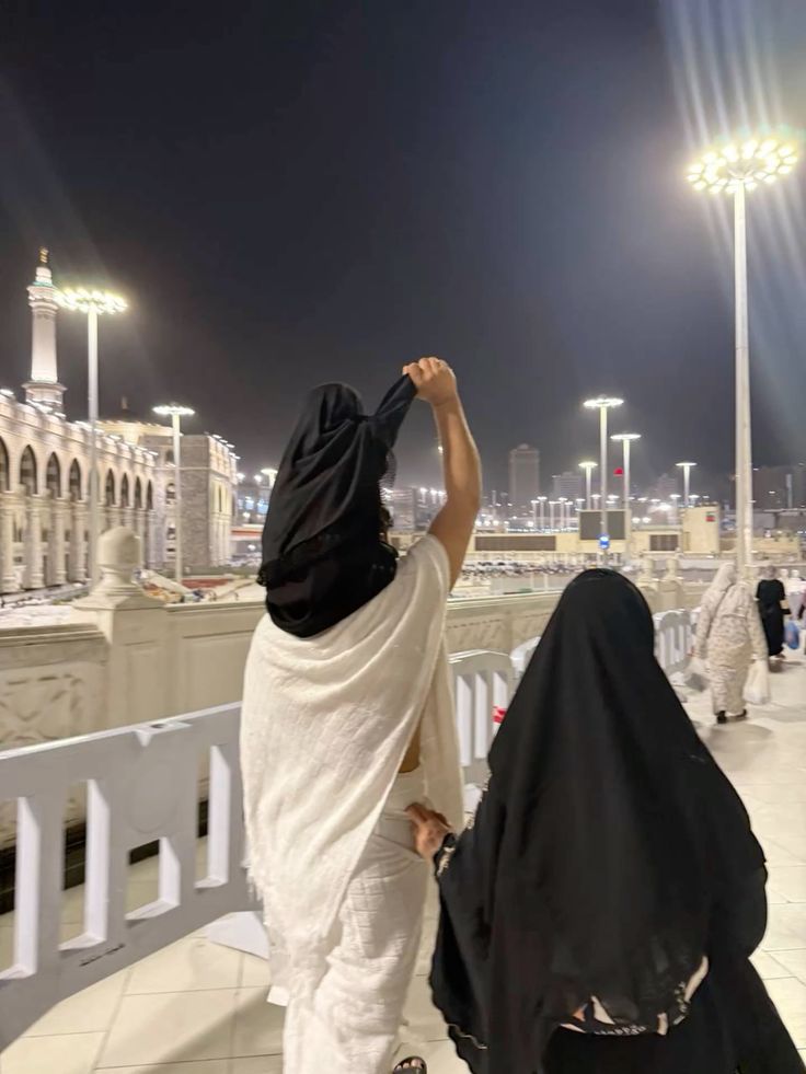 Alhamdhulillaah's tweet photo. ربنا هب لنا من أزواجنا وذرياتنا قرة أعين واجعلنا للمتقين إماما

[Rabbanā hab lanā min azwājinā waḏurriyyātinā qurrata aʿyunin wa-jaʿalnā lilmuttaqīna imāmā]

Our Lord, give us joy in our spouses and offspring. Make us good examples to those who are aware of You https://t.co/DLo4Vk9MC8