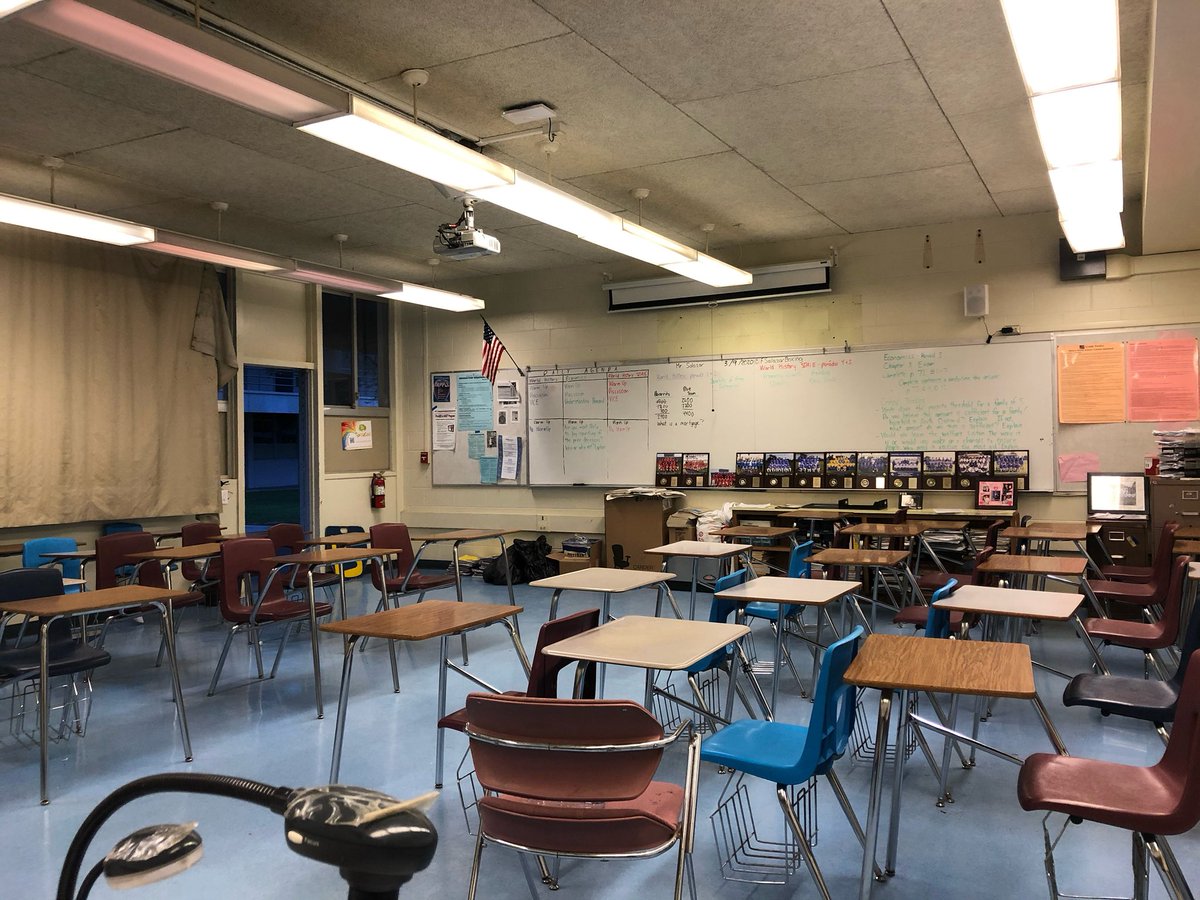 FSalazarBoxing's tweet image. 6 years ago today was last day in my classroom for 2019-2020 school year. It was a Friday &amp;amp; faculty were told we would be back in the classroom weeks later, which didn’t happen.
Crazy to look back at distance learning during lockdown.
This was my classroom .. #Education #Covid_19