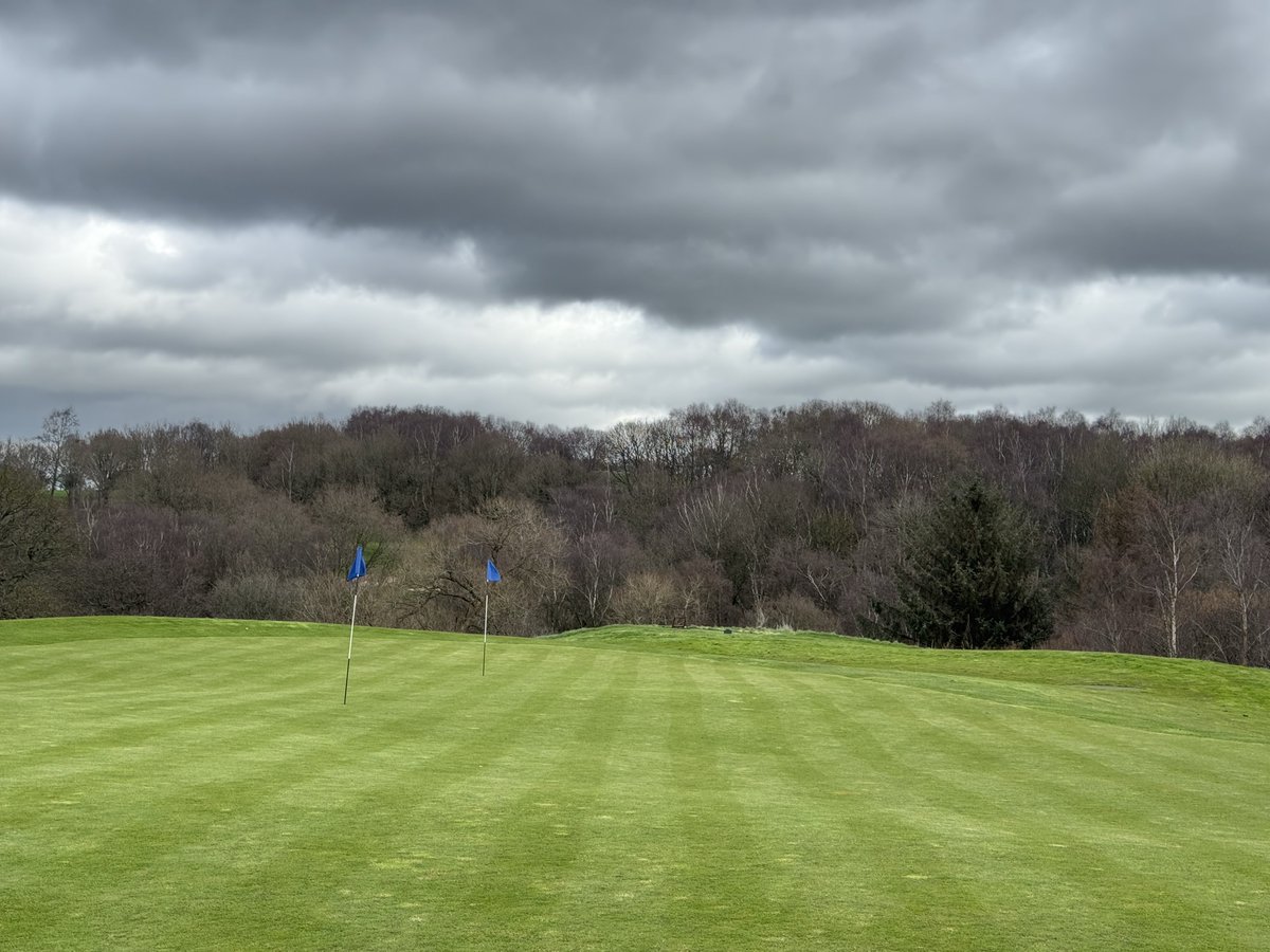 headingleygolf's tweet image. ⛳️ The short game area is looking good after a hand cut on the greens. 🙌🏻 ✂️ 

#lookinggood