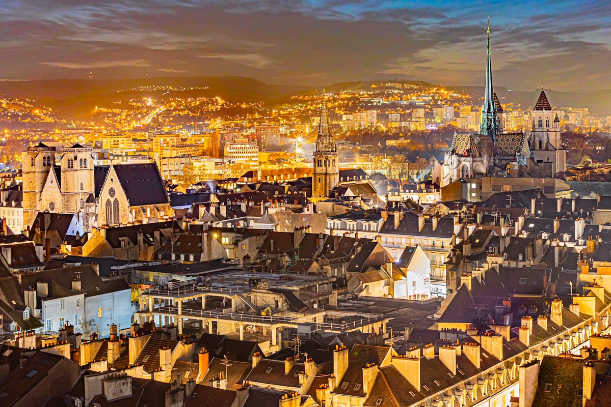 Un grand merci à mon client qui accueillera très bientôt "Dijon d'Or" dans son agence 🤩😎📷🙏.

🖼️ Envie d'un tirage original en édition limitée numéroté et signé pour votre intérieur ?
👉 kyonyxphoto.fr/editions-et-ta…

#Dijon #ArtistePhotographe #DecorationInterieur