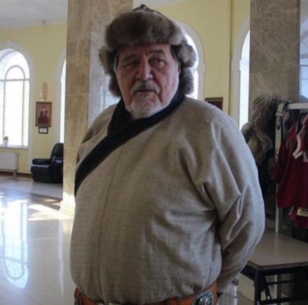 "Âlimin ölümü, âlemin ölümü gibidir"

Âlem öldü. 

Her konuda Türk milletinin yanında duran, Türk tarihinin yetiştirdiği en büyük tarihçilerden İlber Ortaylı hayatını kaybetti. 

Ruhu şad mekanı cennet olsun.