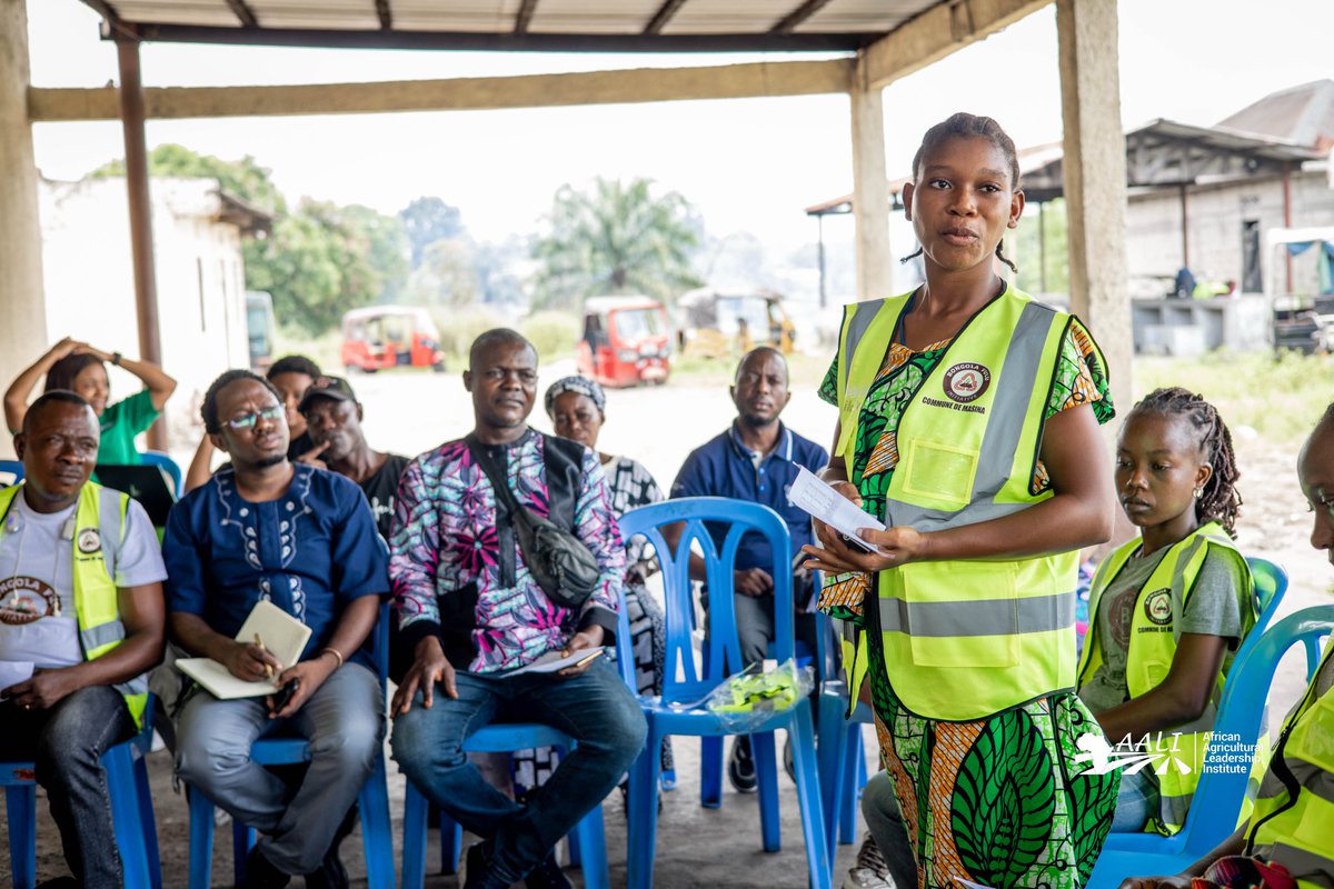 aaliofficiel's tweet photo. 🇨🇩 #DRC – Kinshasa | Bongola Fulu Initiative♻️

30 young people from Masina selected as the first cohort for the circular economy and agribusiness training program, aimed at creating green micro-enterprises.

@rikolto #Regiondebruxelles
#BongolaFulu #CircularEconomy #agricultu https://t.co/ny1skl7Zh7