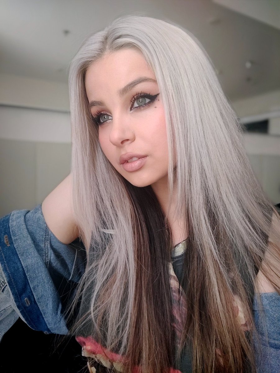 yana ⚜️ tweet media