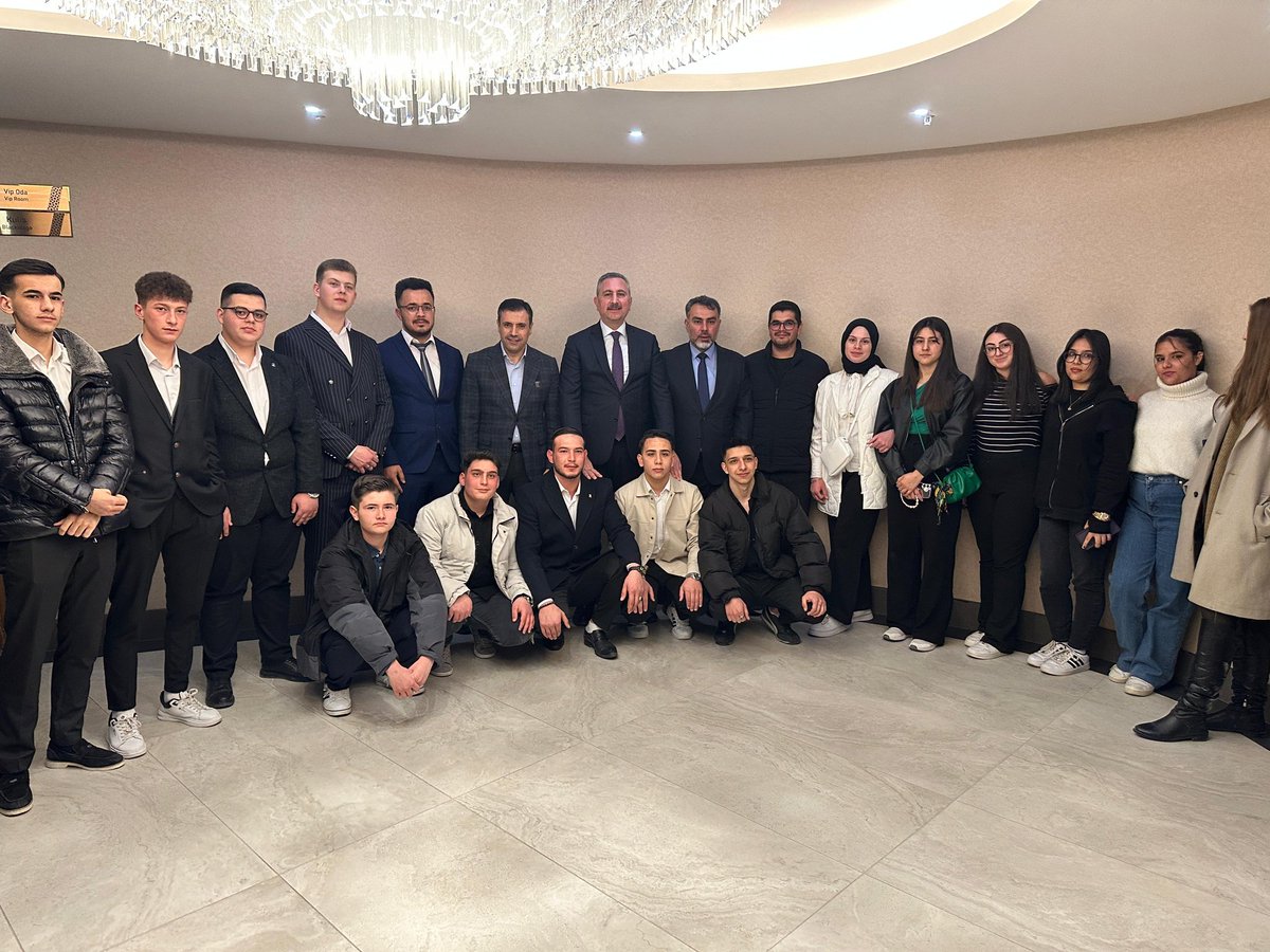 abdulhamitgul's tweet photo. Konya İl Başkanlığımızın düzenlediği 1. Bölge İftar Programımızı İl Başkanımız, Milletvekillerimiz, teşkilatımız ve AK Parti ailemizin katılımıyla gerçekleştirdik.

​Ereğli, Emirgazi, Karapınar ve Halkapınar ilçe teşkilatlarımızla bir araya gelerek hem Ramazan’ın bereketini paylaştık hem de ülkemizin meselelerini istişare ettik.

Ülkemizin yarınları için omuz omuza çalışmayı sürdüreceğiz.