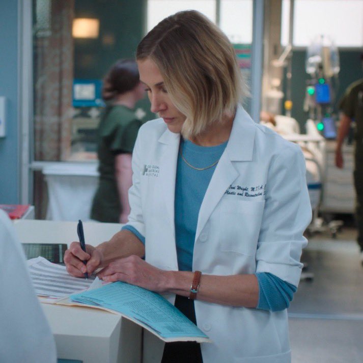 kaibartleyscat's tweet image. they were writing love letters to each other in these scenes (it's canon.) #ameloni