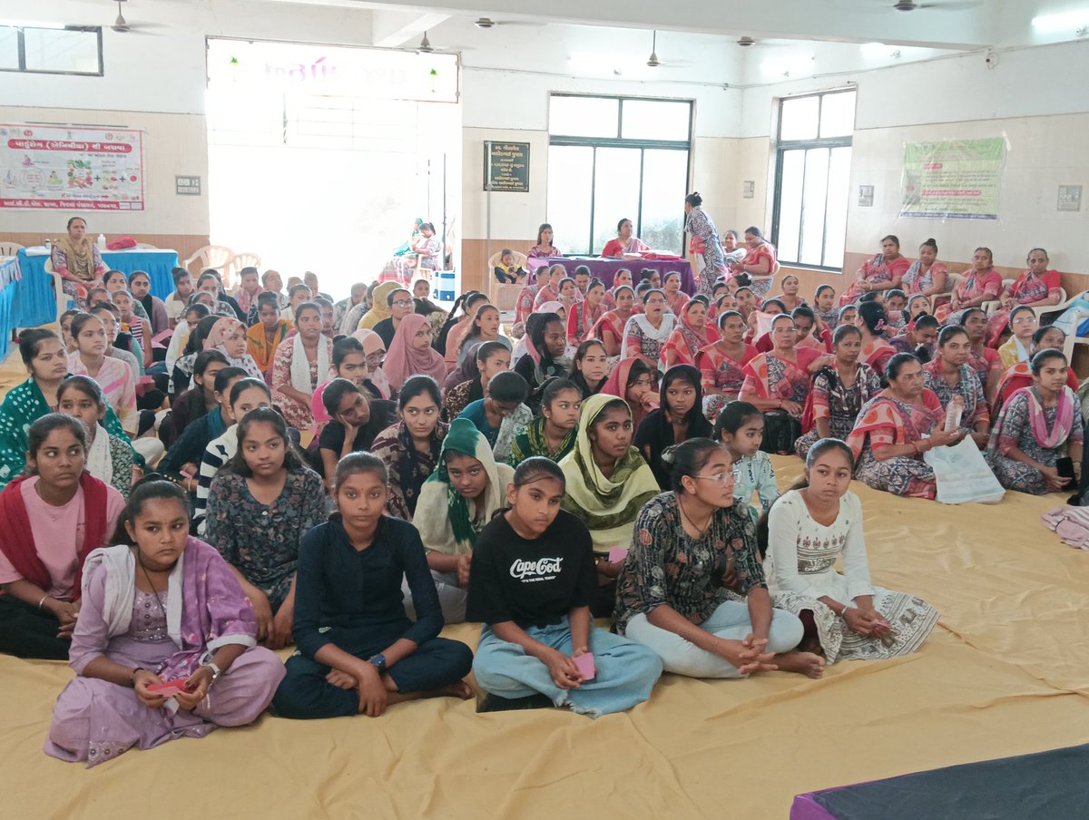ICDSJamnagar's tweet photo. ધ્રોલ ઘટકમાં કિશોરી મેળાનું આયોજન કરવામાં આવેલ સ્વરોજગાર,આઇસીડીએસ માંથી મળતા લાભ હાજર રહેલ કિશોરીઓનું આરોગ્ય HBતપાસ કરવામાં આવેલ પ્રથમ ત્રણ સારા HB ધરાવતી કિશોરીને ઇનામઆપીપ્રોત્સાહિત ત્યારબાદ મહેંદી સ્પર્ધા, સંગીત ખુરશી,લીંબુ ચમચી રમતો અને આ.વાવર્કરસાડી વિતરણ કાર્યક્રમicdsદ્વારા https://t.co/T53u7SmSdU