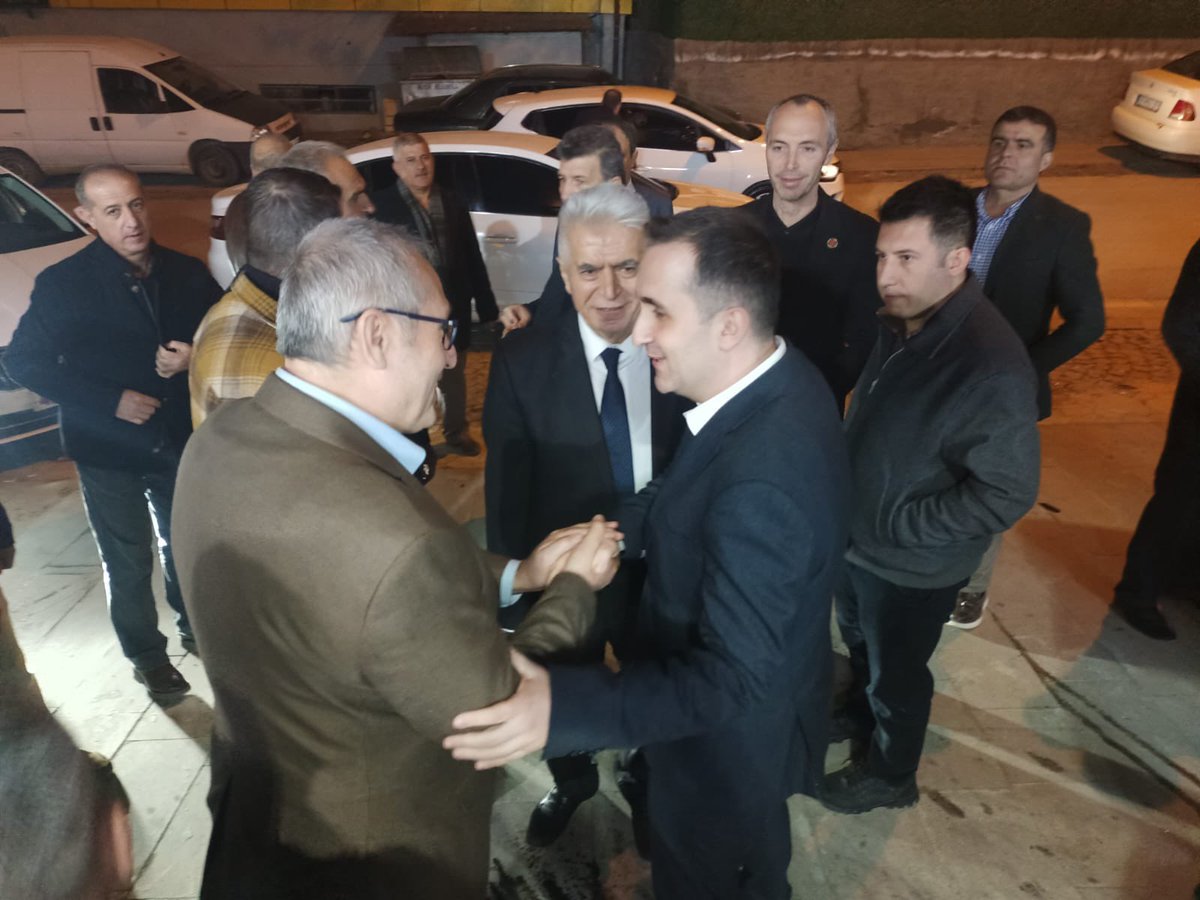 TC_Huyuk's tweet photo. Kaymakamımız Ebrar Ersen’in katılımlarıyla, Hüyük Muhtarlar Derneği tarafından düzenlenen iftar programında muhtarlarımız ve ilçe protokolü ile bir araya gelindi. Programa Belediye Başkanı Dr. Sadık Sefer ile Konya Muhtarlar Federasyonu Başkanı Hamdi Demir de katıldı. https://t.co/n31Id2Qq7S