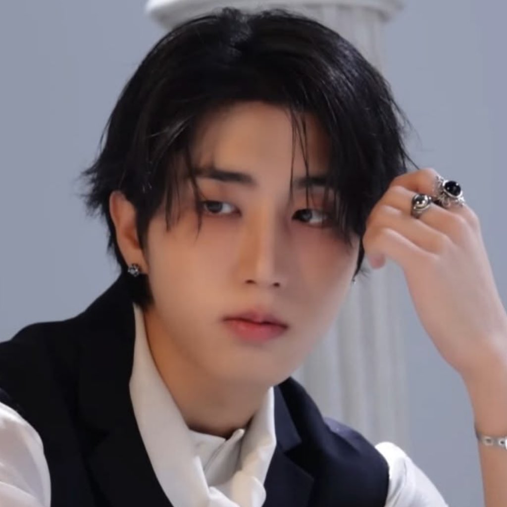jmpklix's tweet photo. #minsung au few tweets oh baby doll ♡

mnh siempre soñó con convertirse en un idol aclamado. Para lograrlo dejo su país natal y al amor de su vida, jsng. Años después
En una entrevista le preguntaron para quién va dedicadas sus canciones?
La respuesta siempre fue sencilla.. https://t.co/DJSTiLIZmr