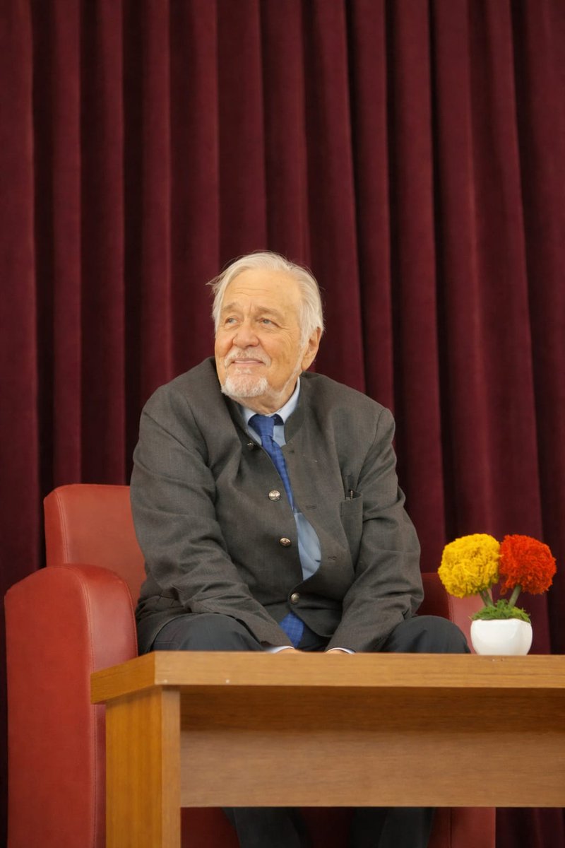 Galatasaray Lisesi tweet media