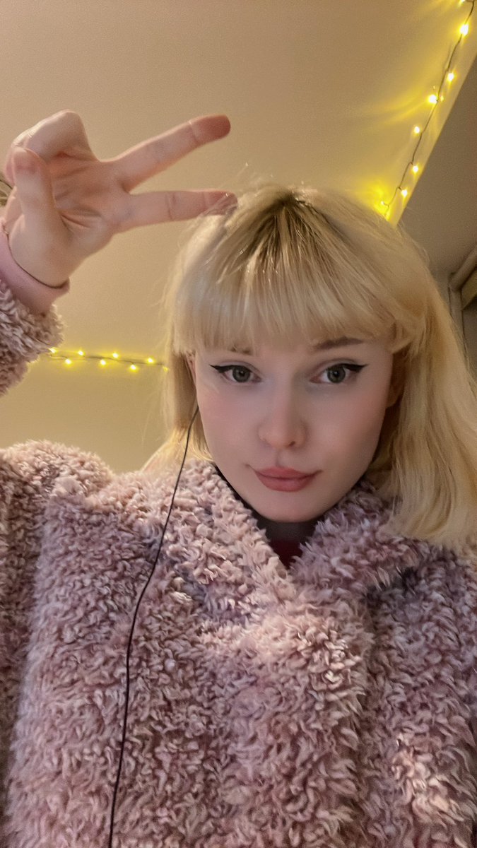 Elly 🔞 tweet media