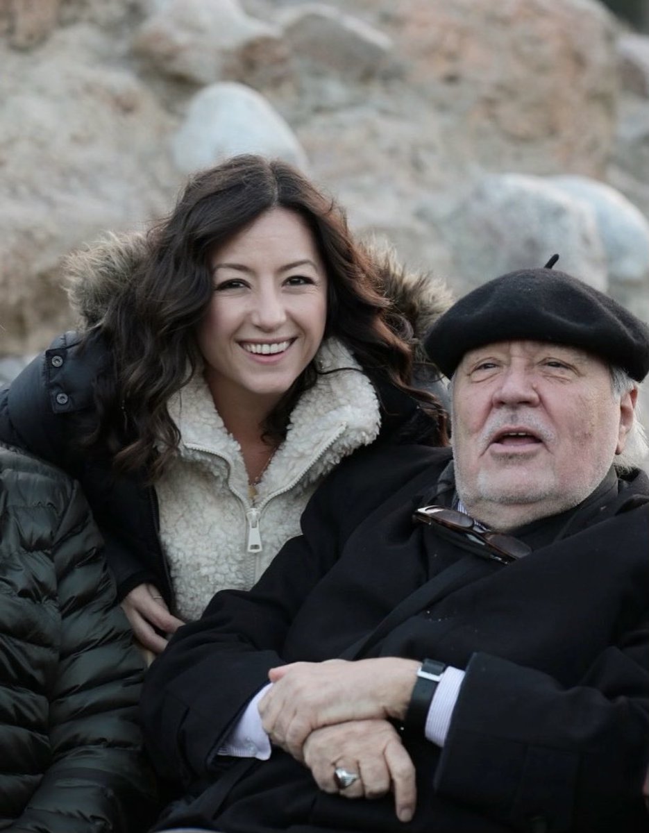 Türkiye’mizin başı sağolsun 💔

“Tarih bilmeyen bir millet, 
Hafızasını kaybetmiş bir insan gibidir” 
İLBER ORTAYLI  <a href="/ILBERORTAYLIGSU/">İlber Ortaylı</a> 

Çok Değerli Hocamızı çok özleyeceğiz 💔🇹🇷
#ilberortaylı