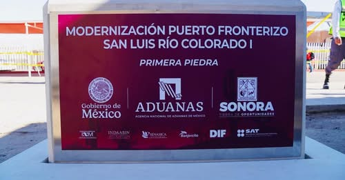 ConsulMexYum's tweet photo. 12/03 🪨 La Cónsul Dulce María Valle Álvarez asistió a la Ceremonia de Colocación de la Primera Piedra del Proyecto de Modernización de la Aduana de San Luis Río Colorado I.

1/3 https://t.co/SMelAvMbr1