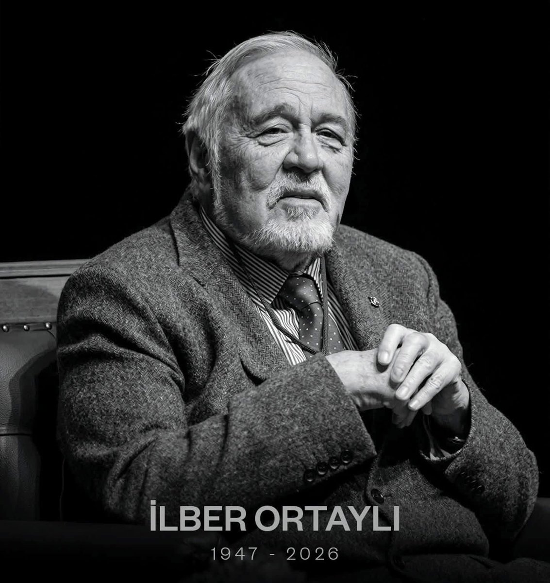 MAHMUTBORA's tweet photo. “Ben Türkiyeli değilim, Türk’üm.”

İlber Ortaylı 

Hayatını bilime adamış, Türk tarihçiliğinin mihenk taşlarından, toplumumuzun sevgisine mazhar olmuş tarihçi, akademisyen hocamıza Allah’tan rahmet; ailesine, yakınlarına ve sevenlerine başsağlığı dilerim. https://t.co/JJhr0vzGNs