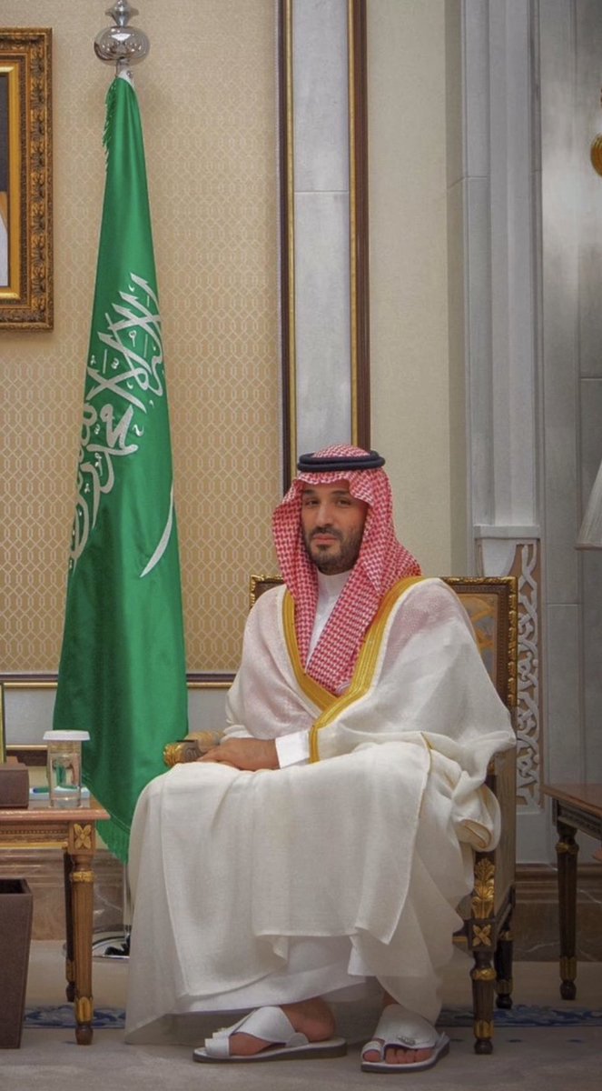 اللهم احفظ #محمد_بن_سلمان،
واجعل له من نورك هداية، ومن عزّك تمكينًا، ومن محبتك سكينةً لا تزول ،،،..
