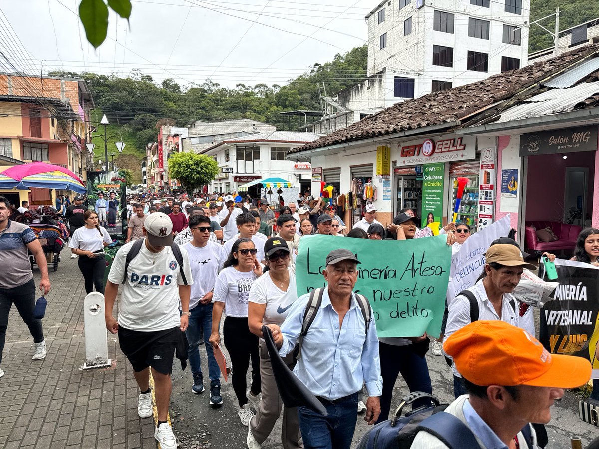 Café Radio tweet media