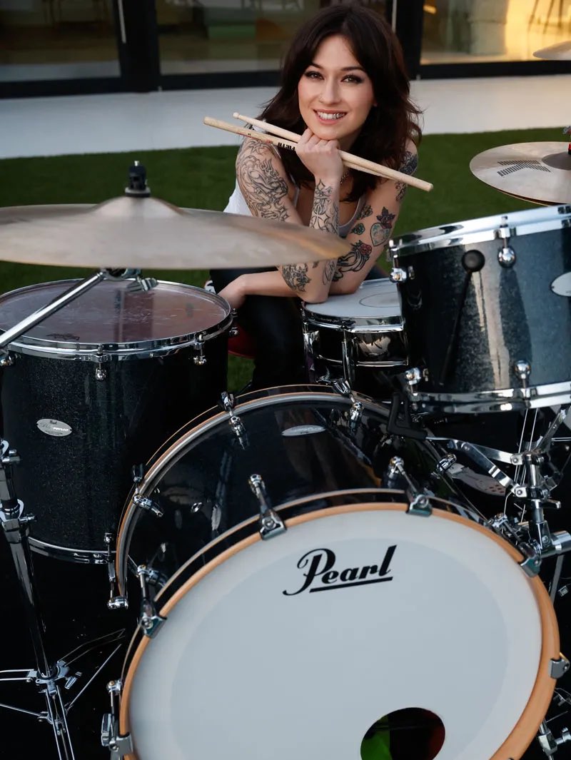 modern_drummer's tweet photo. Jordi Radnoti: The Pressure of Being Prepared
Jordi discusses her journey from drumline and local bands to performing on global stages, along with the preparation, audition process, and touring experiences that shaped her career. Read the full story at https://t.co/em9k4jzeyX https://t.co/T4e0AFEOEC