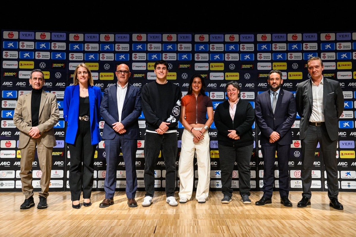 ajfigueres's tweet photo. ⚽️ 24è torneig @micfootballcup 

📅 31 de març al 5 d’abril
🏟️ Inauguració (1/4) i finals (5/4) a l’Estadi de Vilatenim i també partits a l’Estadi Albert Gurt i al camp de la Marca de l’Ham

🎤 Avui s’ha presentat a Barcelona amb la presència de l’alcalde @jordimasquef https://t.co/NeyuoFivVj